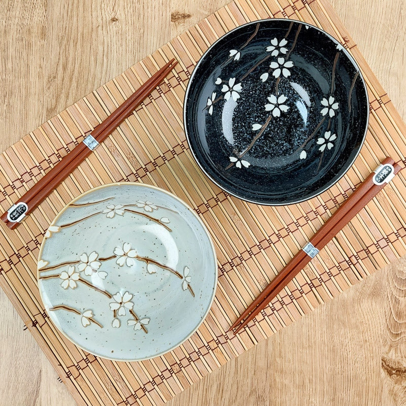 2 japanilaisen kirsikkakulhon sarja