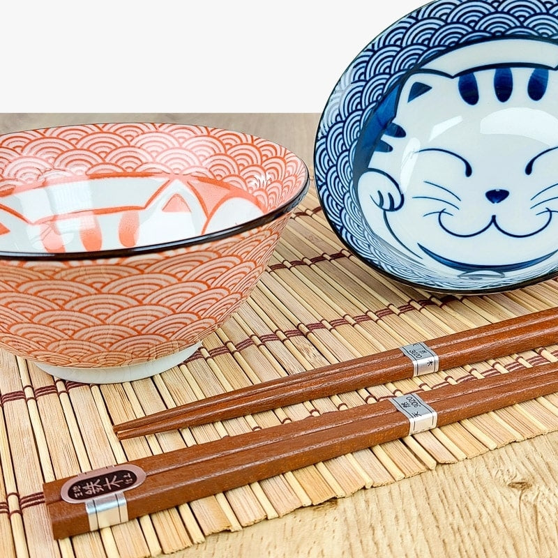 2 japanilaisen kissan kulhojen sarja