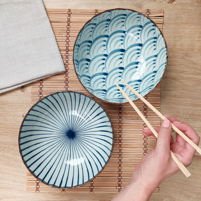 2 japanilaisen Ramen-kulhon sarja