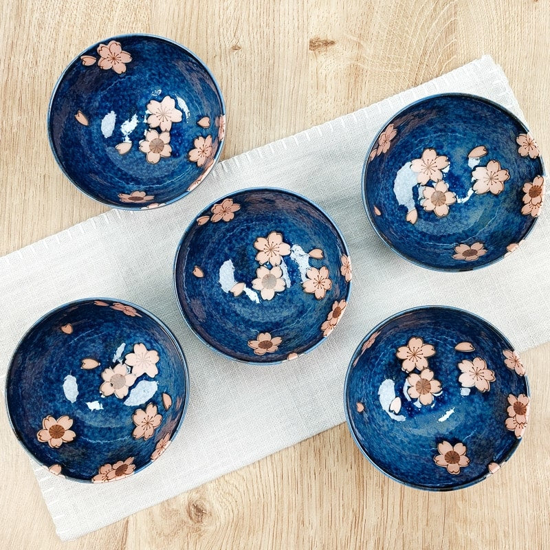 5 japanilaisen Sakura-kulhon sarja
