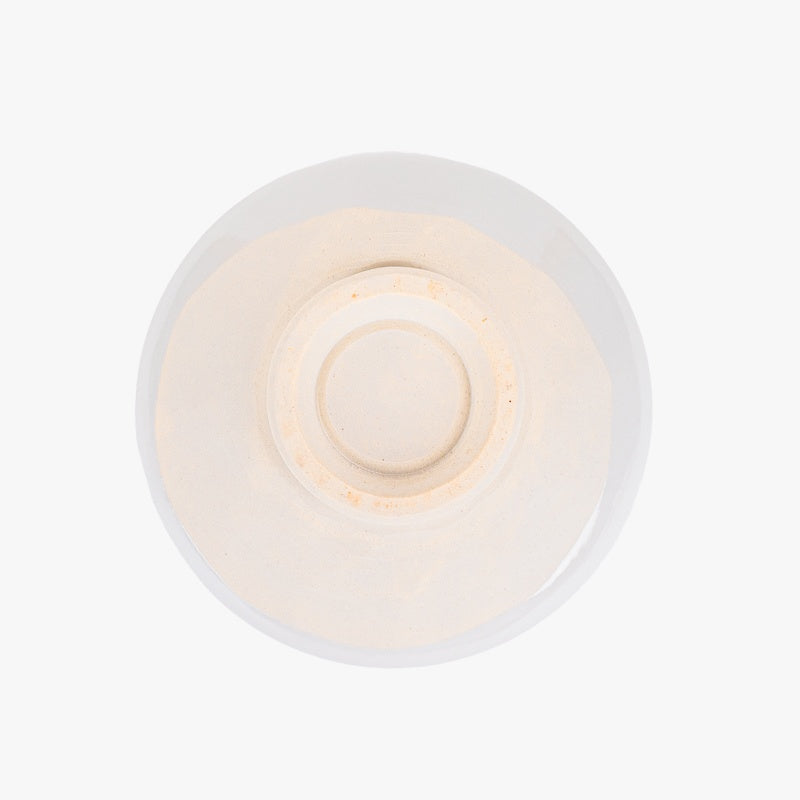 Valkoinen japanilainen Kintsugi-matcha-kulho