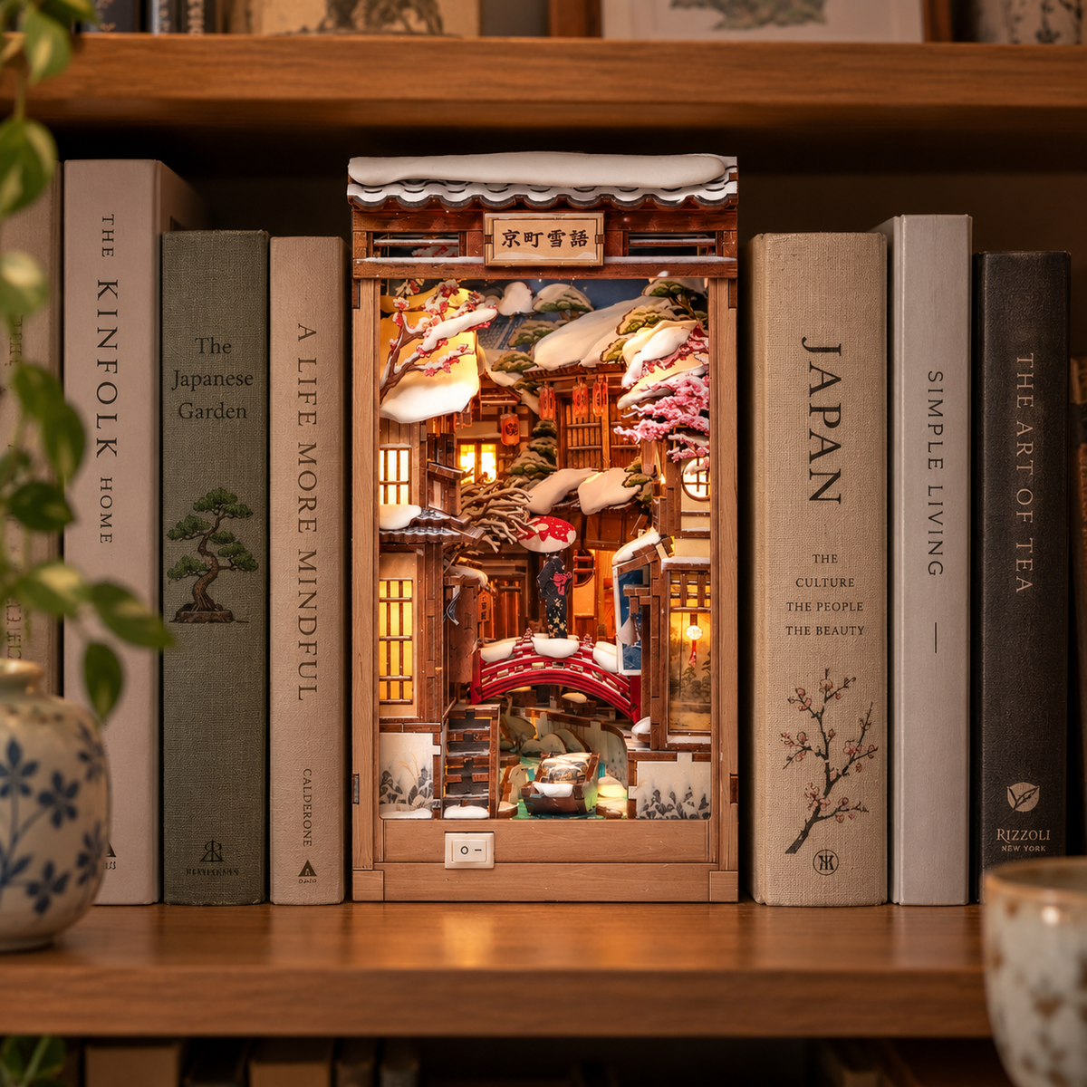 Book-Nook Japanilainen Kyoto Snow Whisper