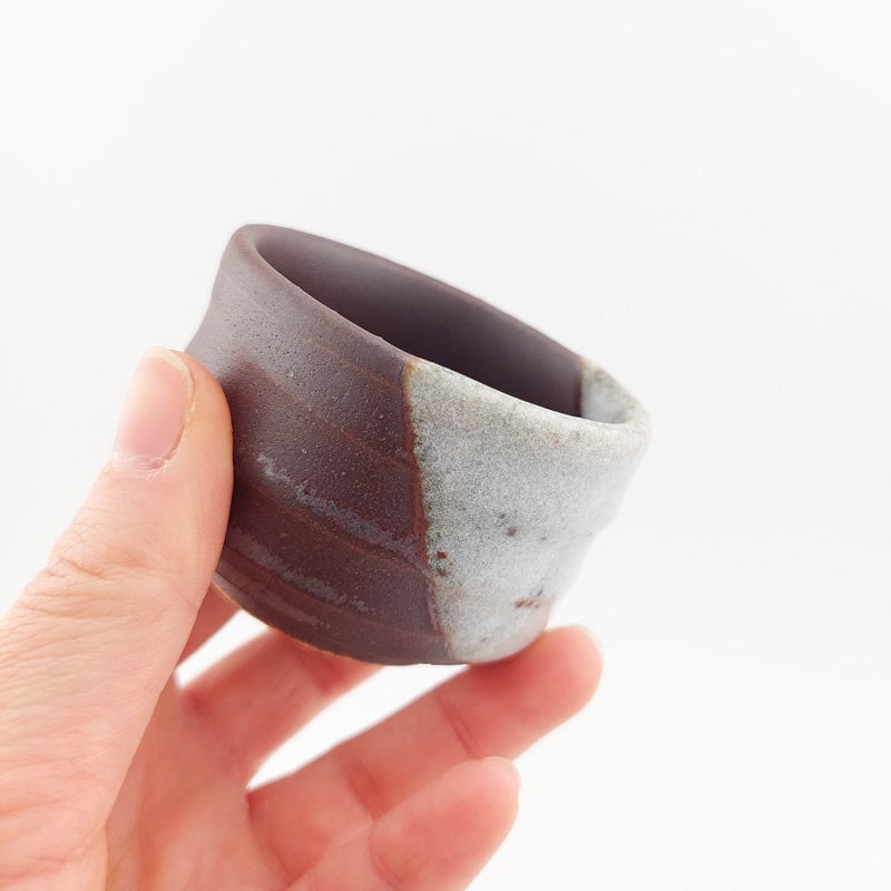 Käsintehty japanilainen sake-lasi