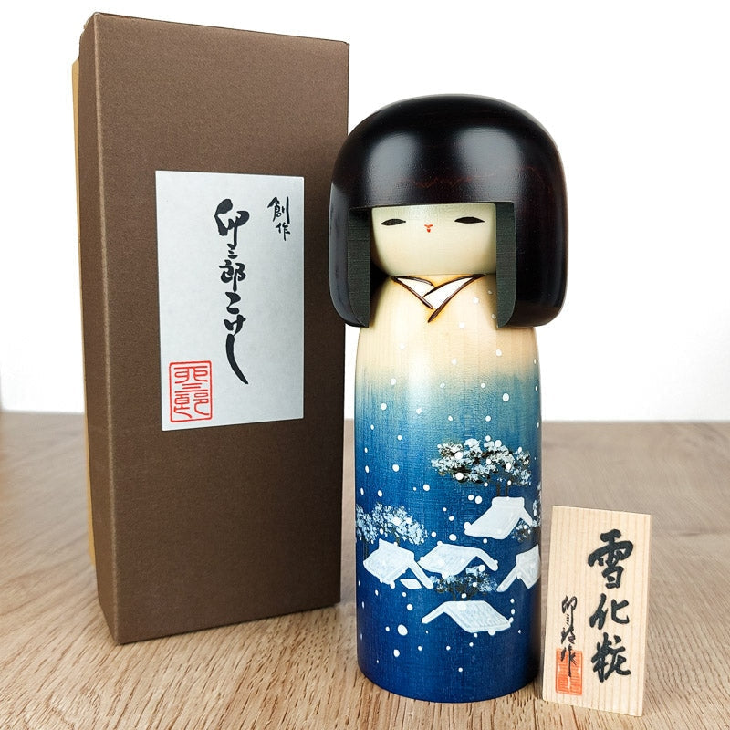 Kokeshi talvinukke