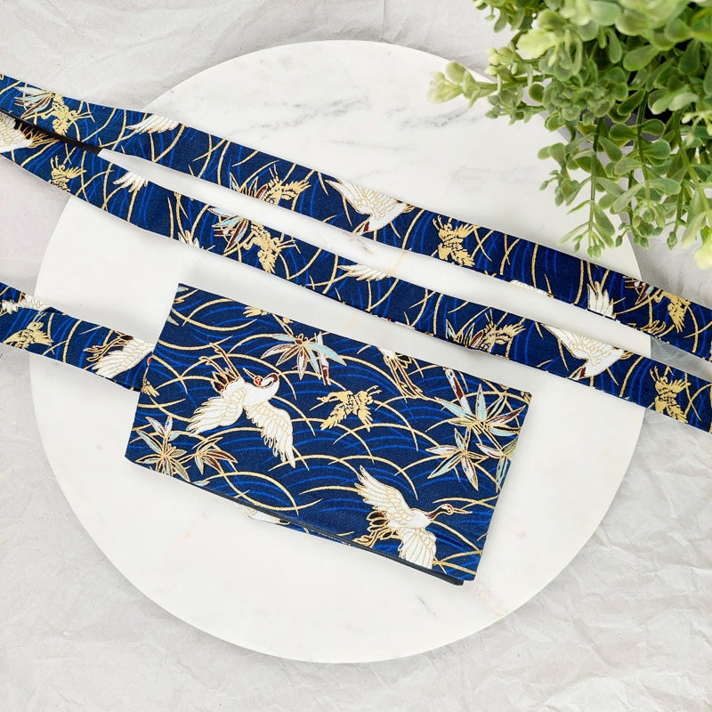 Laivastonsininen Obi-vyö, jossa on Tsuru-muotoilu