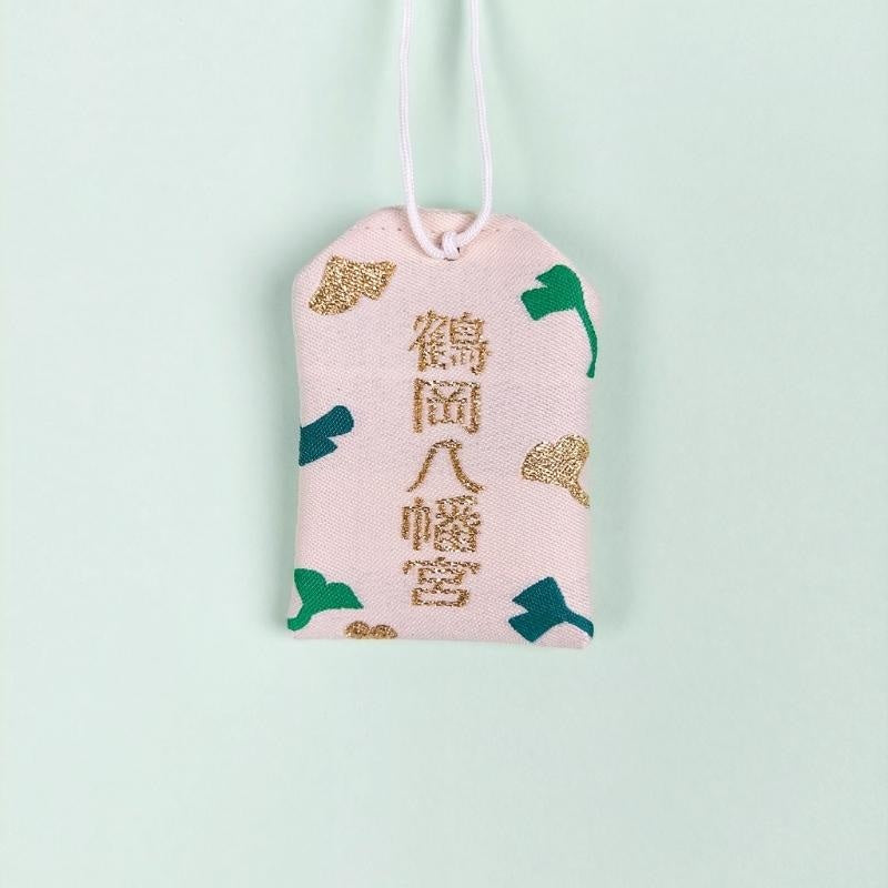 Omamori Gingkon lehdet