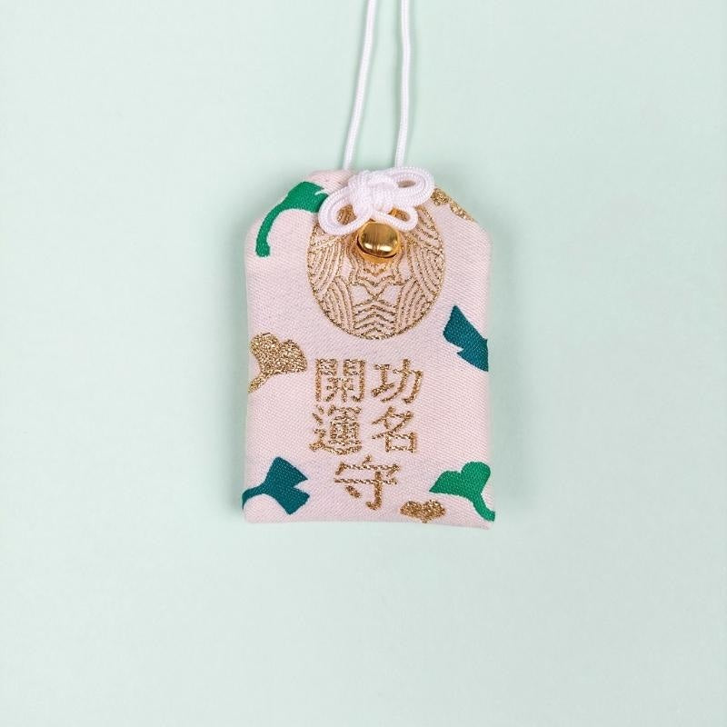 Omamori Gingkon lehdet