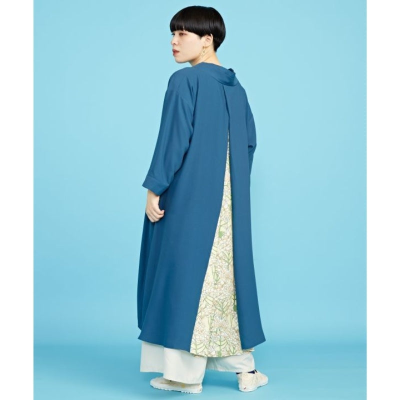 Sininen moderni japanilainen mekko