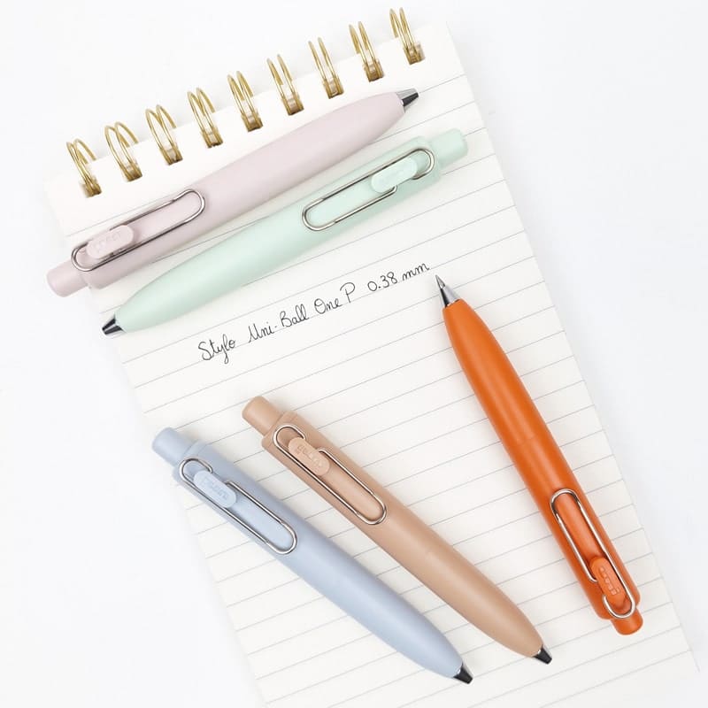 Uni-Ball One P Mitsubishi 0,38 mm geelikynä 0,38 mm