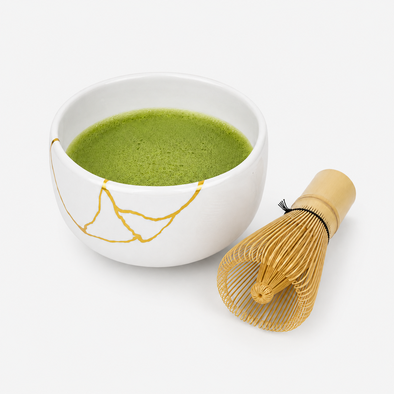 Valkoinen japanilainen Kintsugi-matcha-kulho