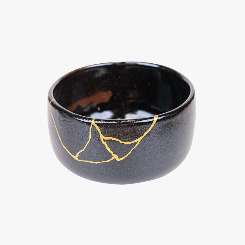 Musta japanilainen Kintsugi-matcha-kulho