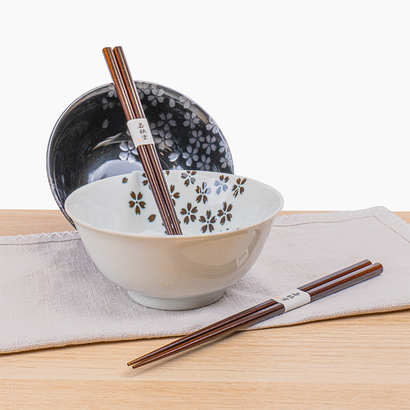 Setti 2 Japanilaista Kulhoa - Musta ja Valkoinen