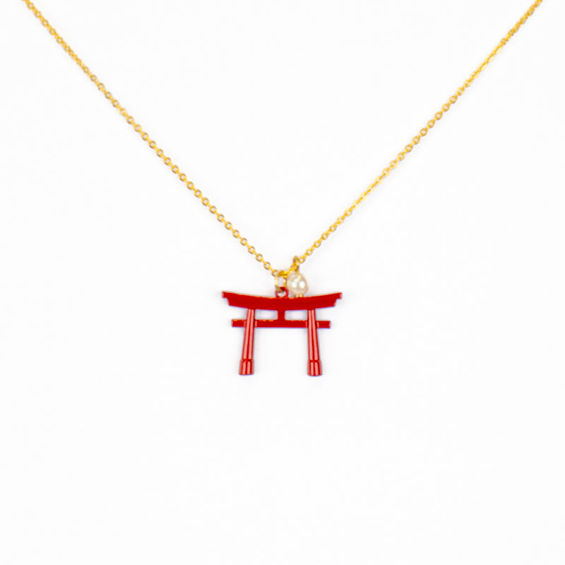 Japanilainen kaulakoru, jossa on Torii-riipus
