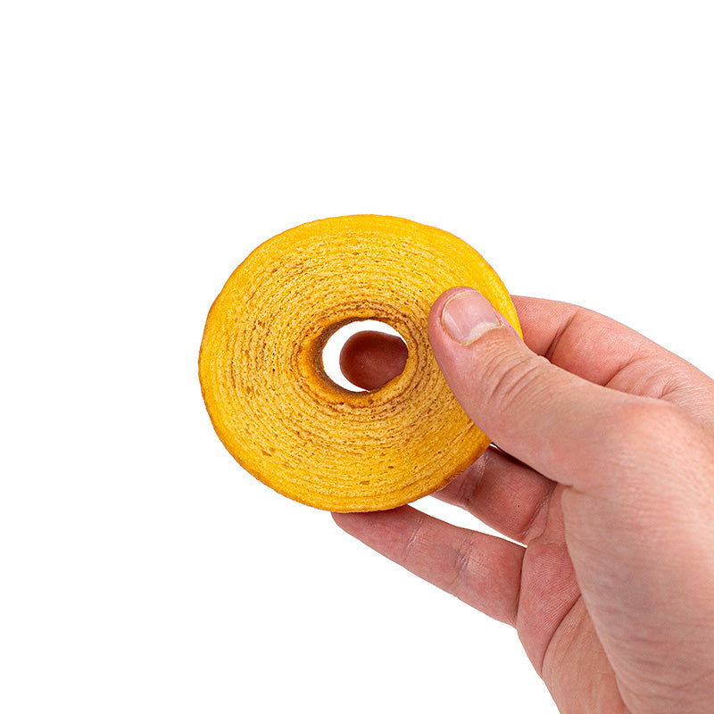 Kostea Baumkuchen-hunajakakku
