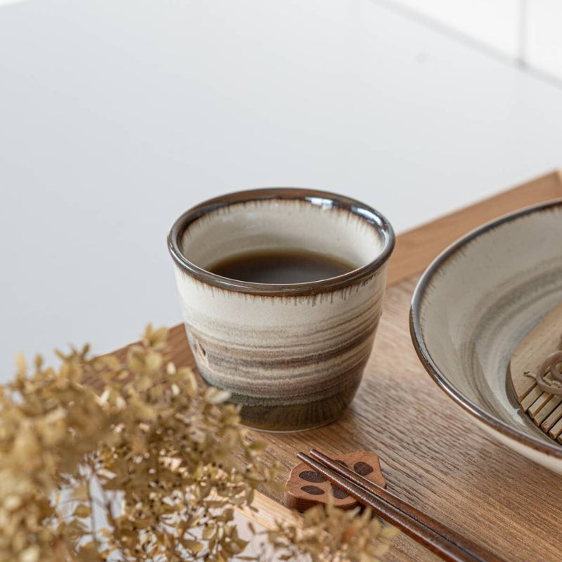 Hakeme Japanilainen muki Ruskea