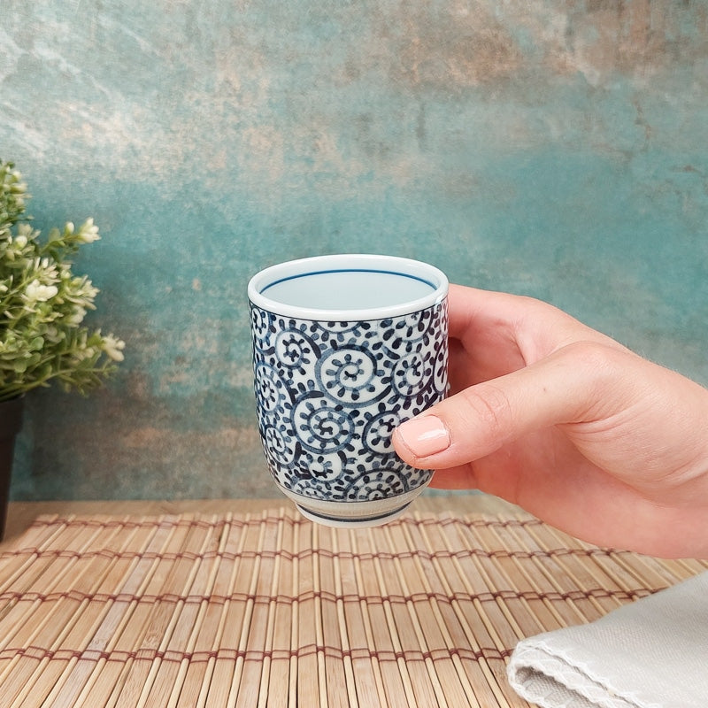 Japanilainen muki Yunomi Karakusa