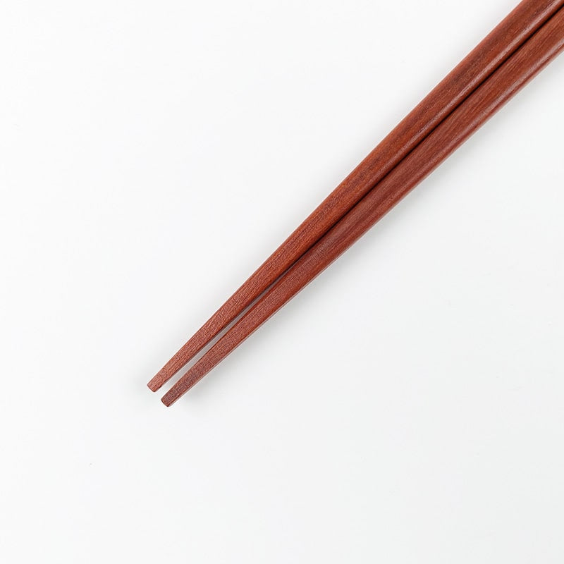 Japanilainen puinen keittiö syömäpuikot
