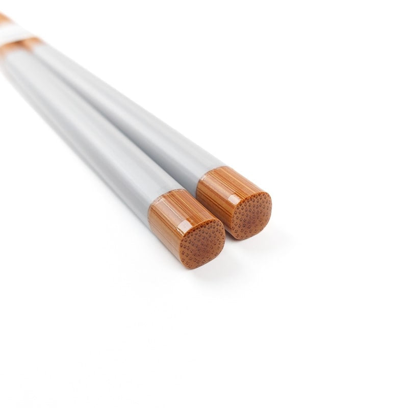 Japanilaiset bambu syömäpuikot vaaleanharmaat
