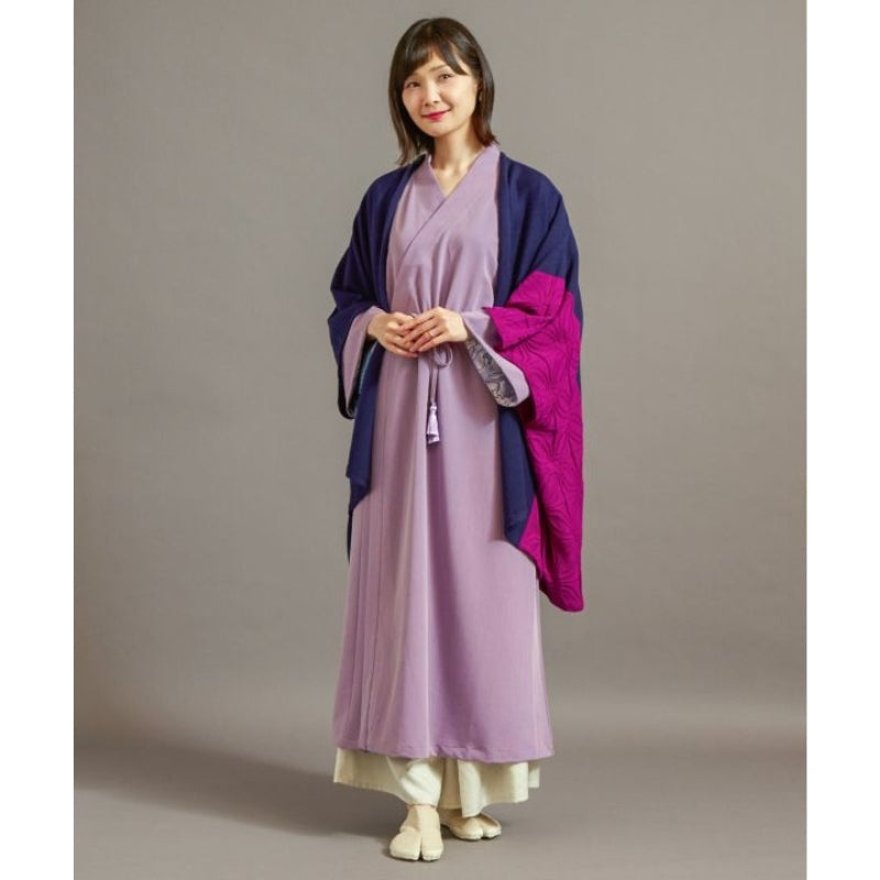 Japanilaistyylinen mekko