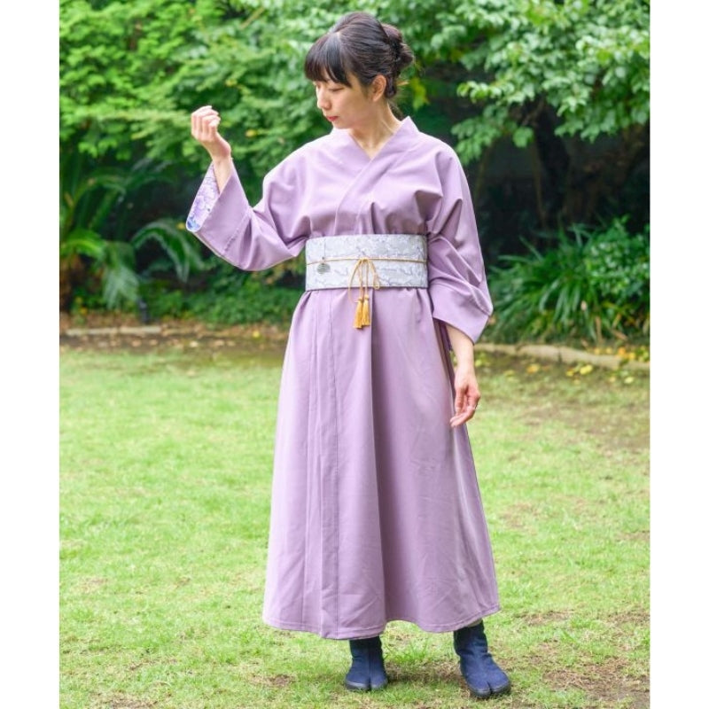 Japanilaistyylinen mekko