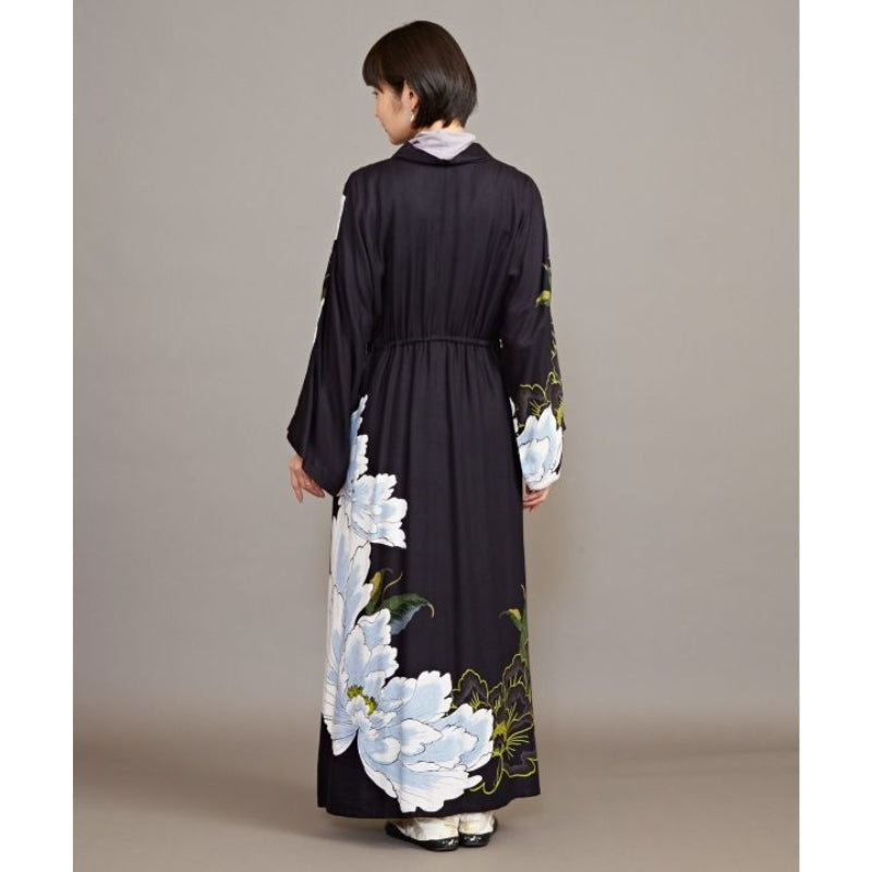 Japanilaisvaikutteinen mekko