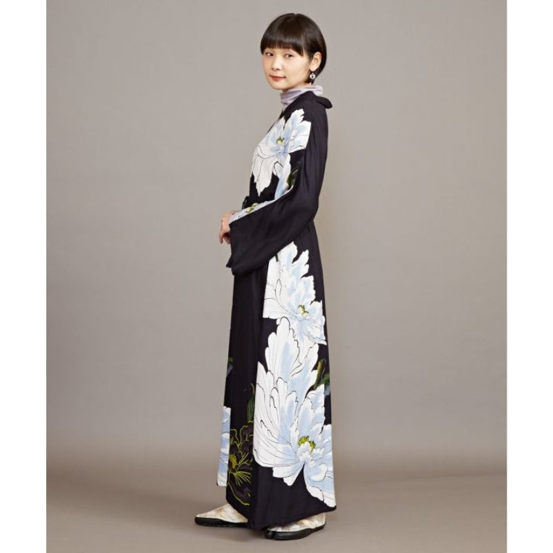 Japanilaisvaikutteinen mekko