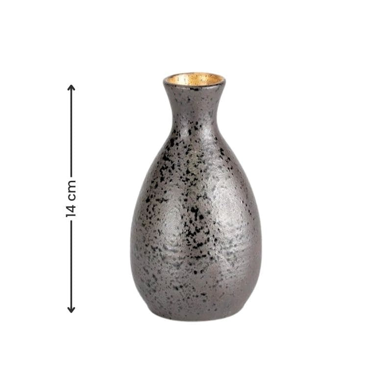 Kultainen japanilainen sake-setti