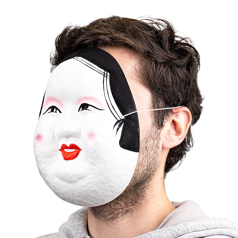 Japanilainen Okame-naamio, paperimassaa