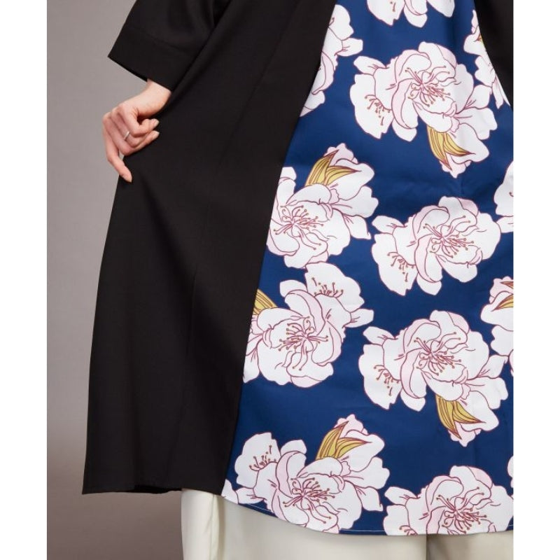 Musta moderni japanilainen mekko