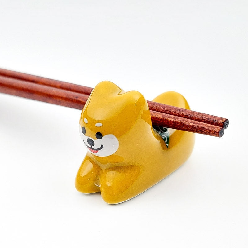 Shiba Inu syömäpuikko lepo