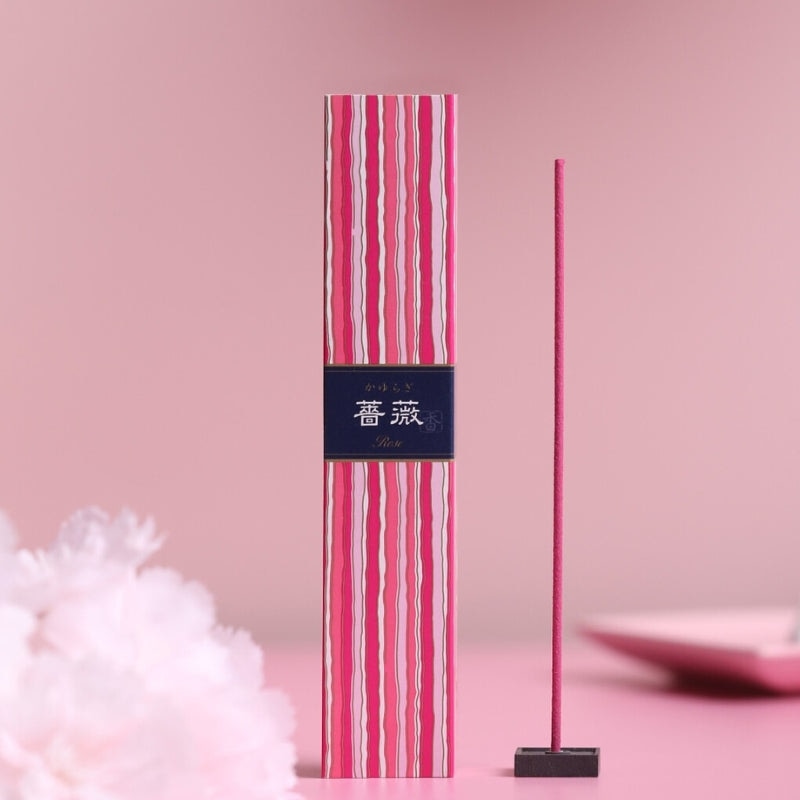 Vaaleanpunainen japanilainen suitsuke